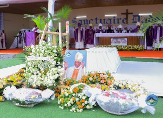 Inhumation : de derniers hommages rendus à l’évêque émérite Faustin Ngabu